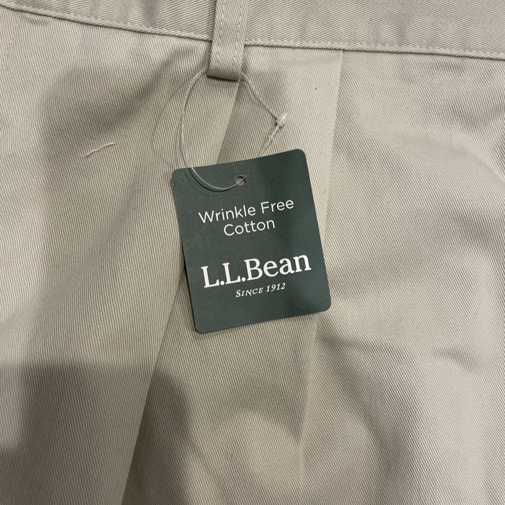 LL Bean Pleated Pant Chino Natural Fit Men 38/30 ID212336 Beige Khakis NWT - Picture 2 of 4